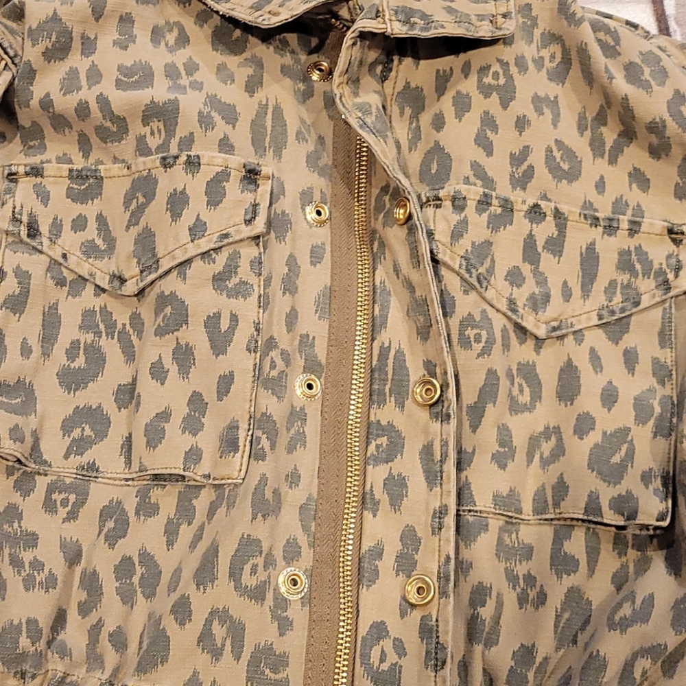 Frame Spring Cheetah Service Jacket
Cheetah Cargo - Picture 6 of 7